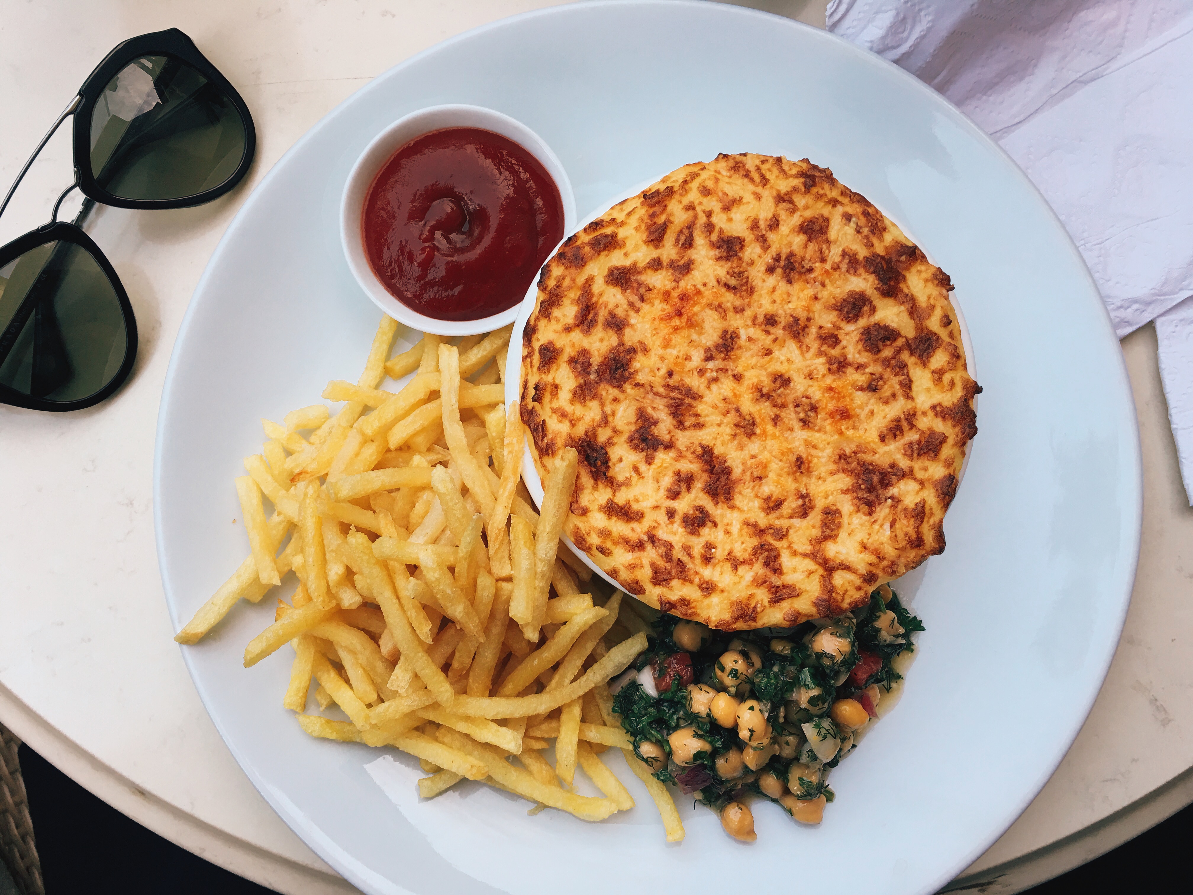 cafesserie, best restaurants places to eat to try in kampala, where to eat in uganda kampala, kampala uganda blogger, food blog kampala uganda