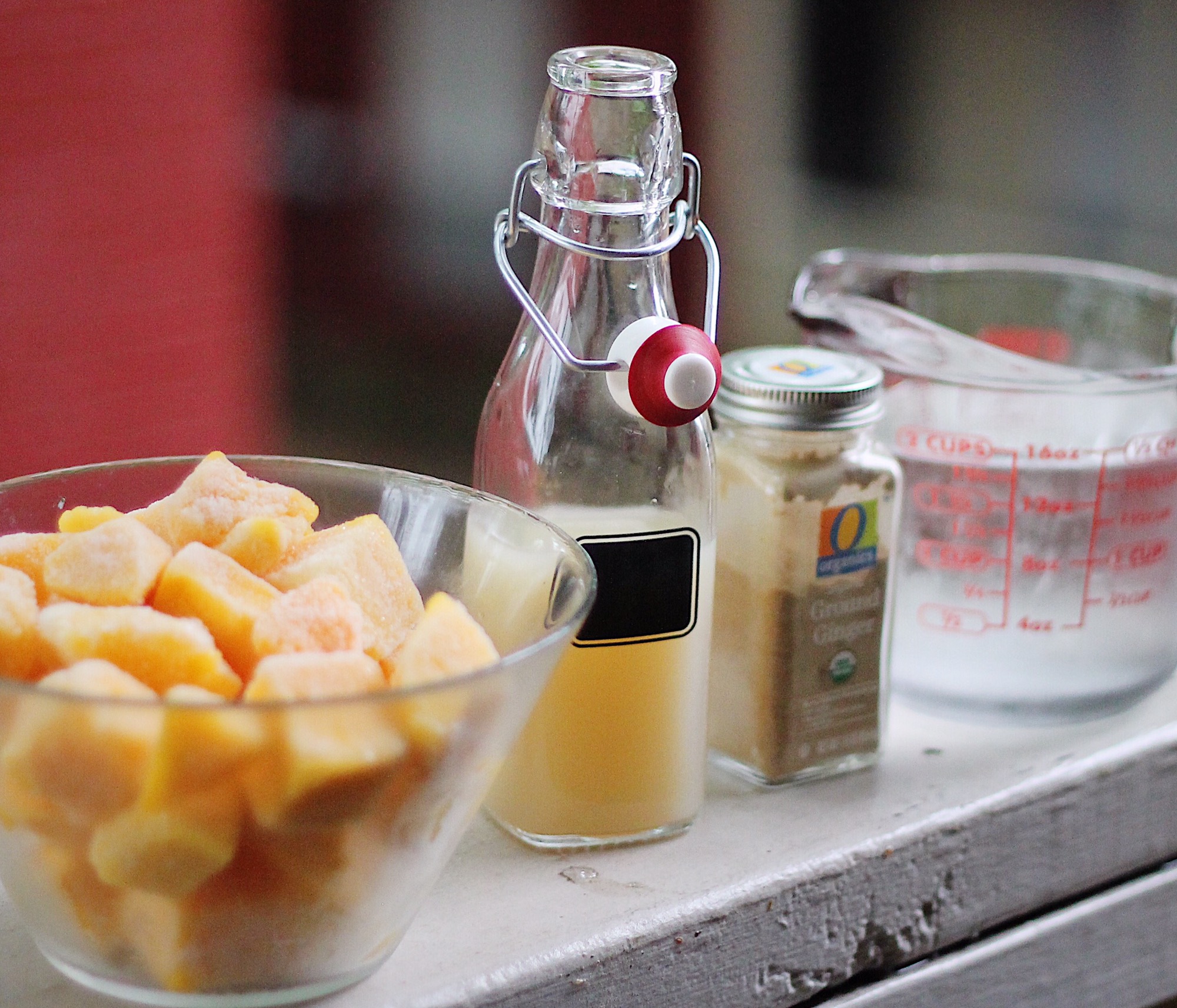 How to make a mango ginger honey smoothie recipe