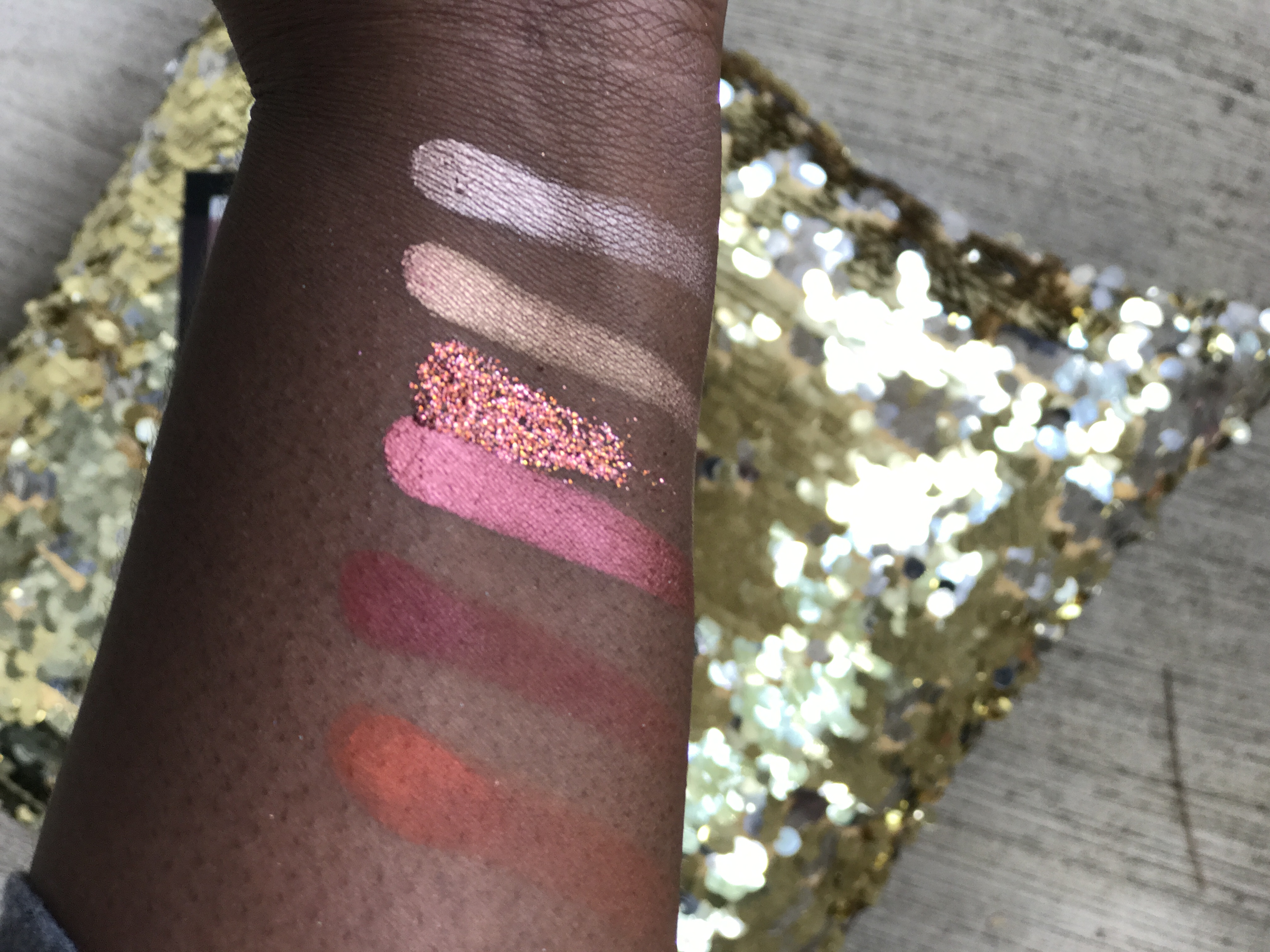 Huda Desert Dusk eyeshadow Review swatches dark skin