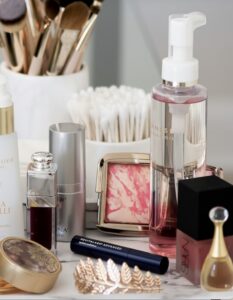 sleeping with makeup on, slept in makeup, how to remove makeup after sleeping in it, skincare routine after sleeping in makeup, prevent breakouts after sleeping in makeup, overnight makeup removal, double cleansing routine, makeup removal tips, clogged pores, clear skin routine, travel beauty tips, travel skincare routine, hotel skincare routine, skincare after a late night, post-flight skincare, jet lag skincare, micellar water, oil cleanser, clay mask for pores, hydrating skincare routine, beauty tips for travelers, morning skincare reset, skincare recovery routine, remove waterproof makeup, healthy skin habits, nighttime skincare routine, beauty travel blog, travel wellness tips, skincare for frequent travelers