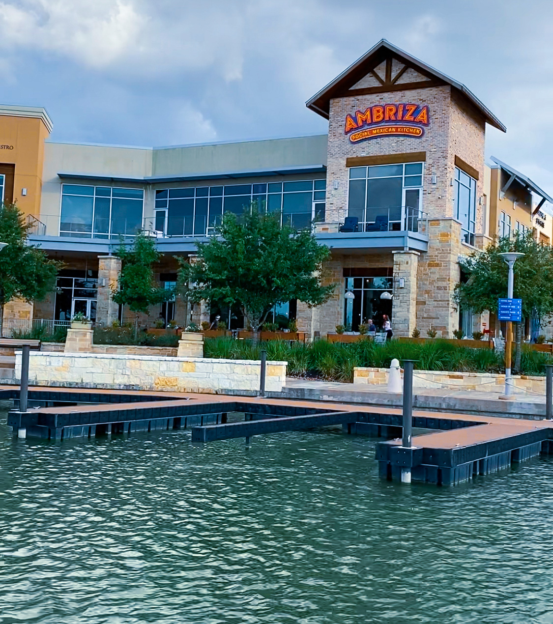 towne lake, Where locals go Houston, travel Houston, things to do, hidden gems, beautiful places romantic walks, datenight ideas, black bloggers, travel inspiration, why travel 2020 spring break black noire travel, Houston Texas travel blogger, Houston parks lakes