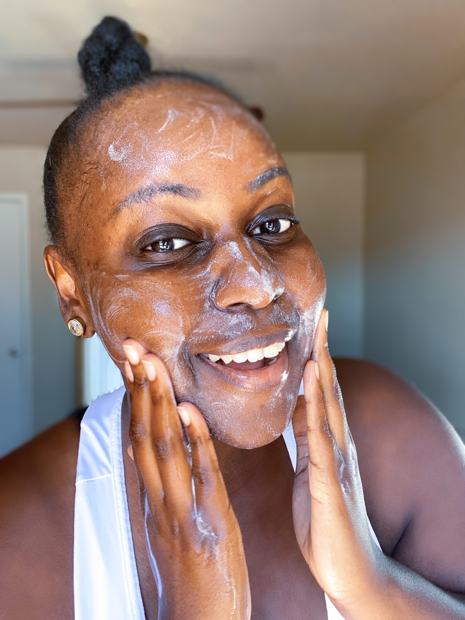 dark skin beauty blogger, sephora vib rouge blogger, texas blogger, texas influencer, dark skin, best moisturizers for winter for black people, most hydrating moisturizers,SOL DE JANEIRO, New Year New Skin, Daytime Skincare Routine, sephora haul, texas houston beauty blogger,